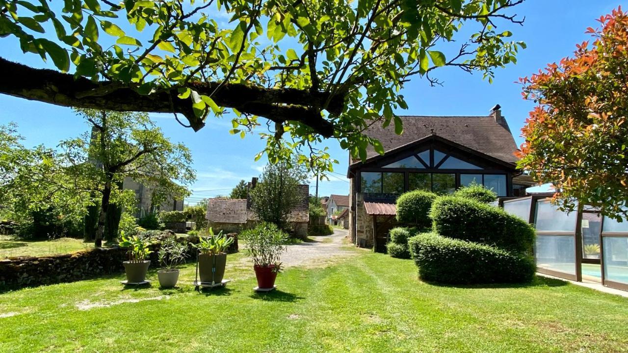 Maison De Charme Piscine Couverte Chauffee Mayrinhac-Lentour Exterior photo